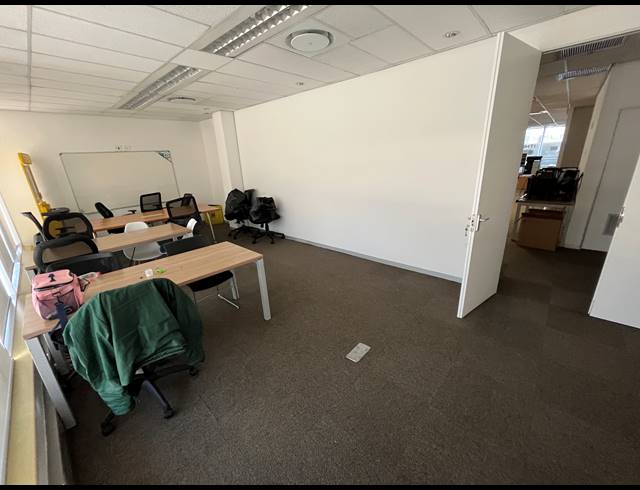 381M² OFFICE TO LET IN CLAREMONT